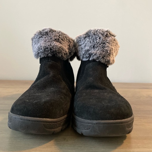 Khombu, faux fur cuff, leather upper, black ankle snow boot size 7 women’s - Picture 2 of 11